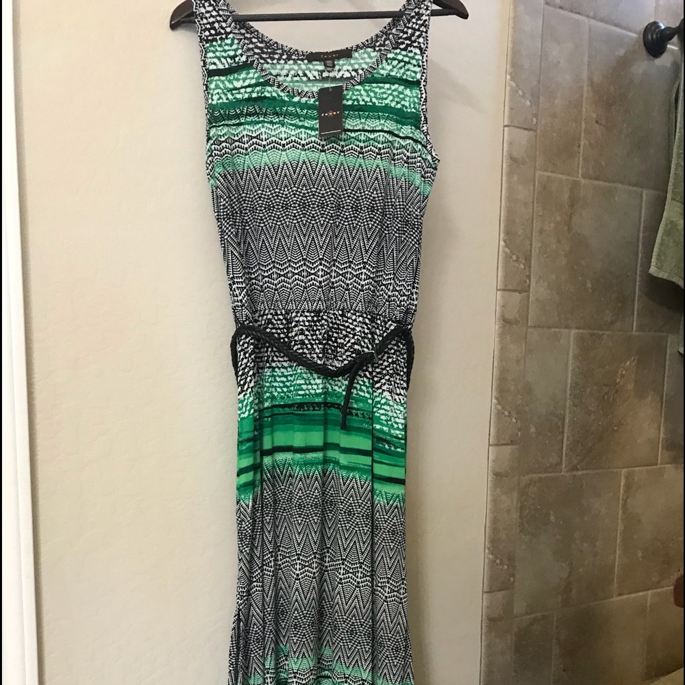 Black and green lounging dress